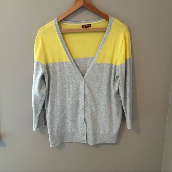 Lovely little yellow and grey button up sweater for spring time.  Size XXL - Picture 7 of 13
